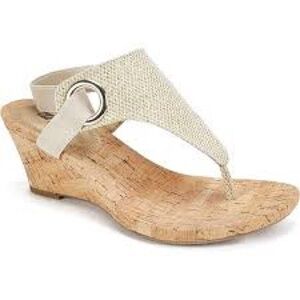 White Mountain Wedge Thong Sandals NWOT, Size 7M